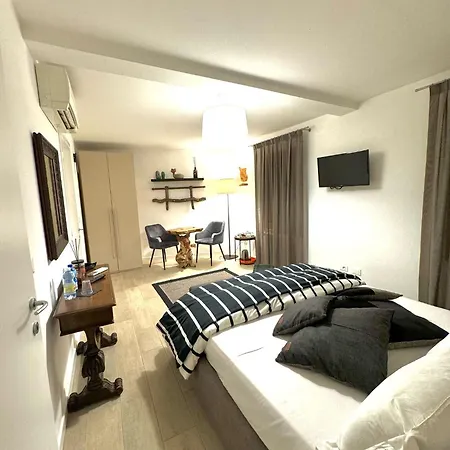 Fortuny Bed & Breakfast 2*