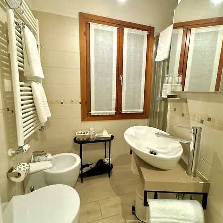 Frühstückspension Fortuny 4*