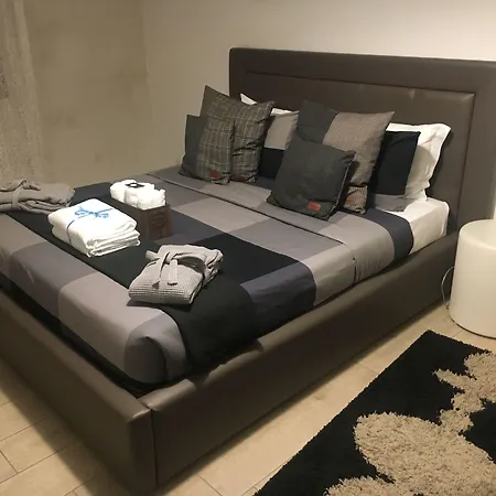 Fortuny Bed & Breakfast 4*