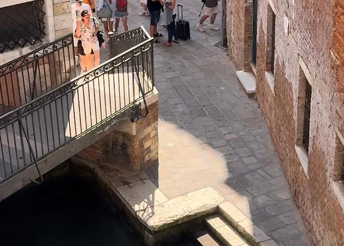 ベッド・アンド・ブレックファスト B＆b フォルトゥニー ヴェネツィア